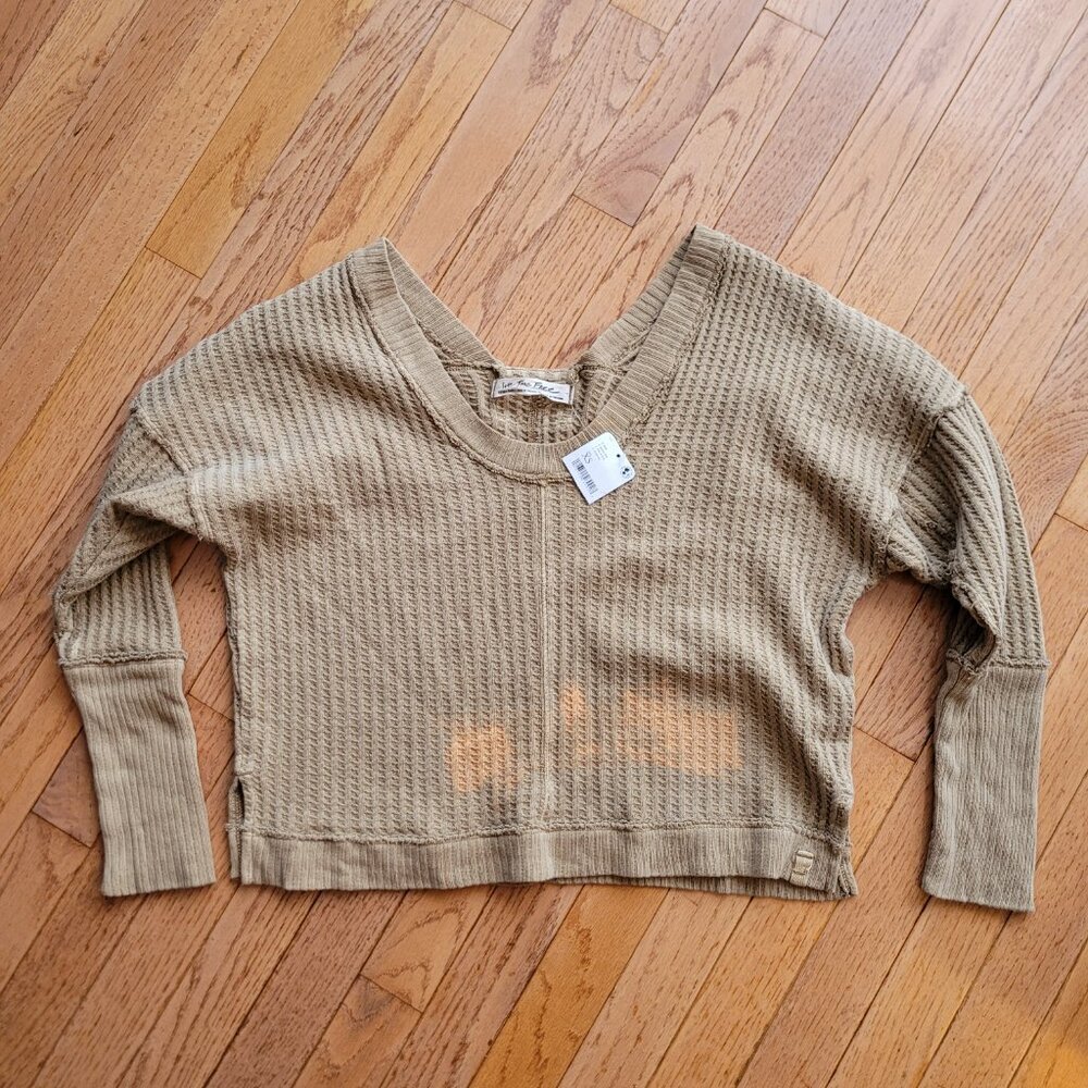 NWT We the Free Size XS New Magic Thermal Tee Golden Olive FLAWS